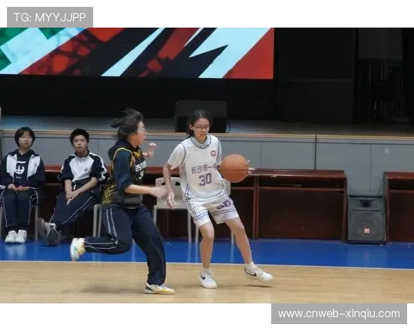 班BA决赛四（7）班罗思绮关键抢断，反击锁定胜局